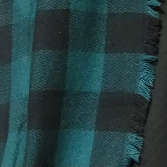 Green/Black Infinity Scarf - Picture 1 of 1